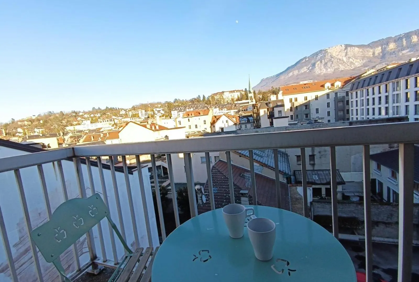 Apartment Studio Meuble Centre-Ville Avec Parking & Balcon Aix-les-Bains