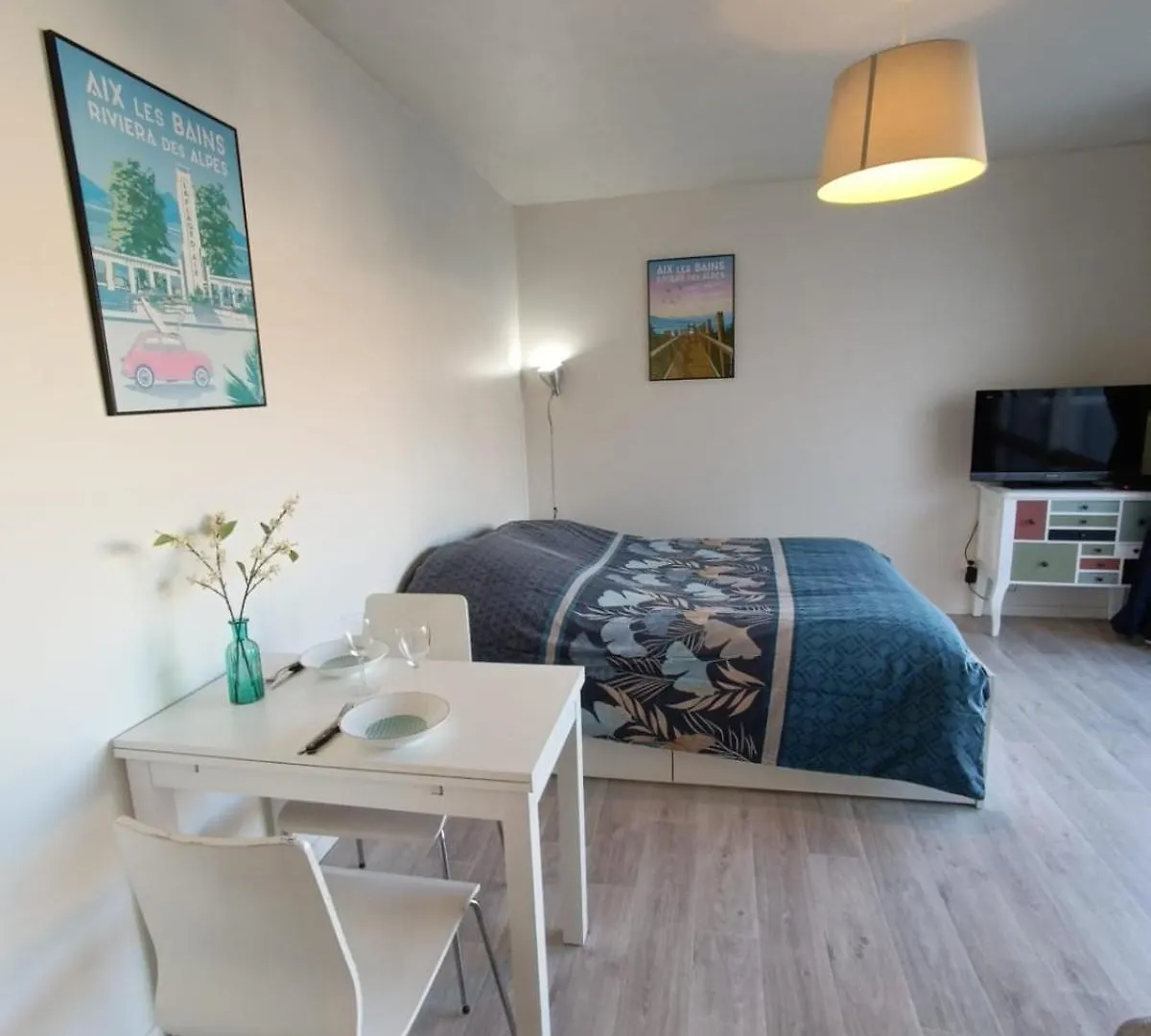 Studio Meuble Centre-Ville Avec Parking & Balcon エクスレバン 0*,  フランス